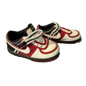 Nike Kids Sneakers in Red and White